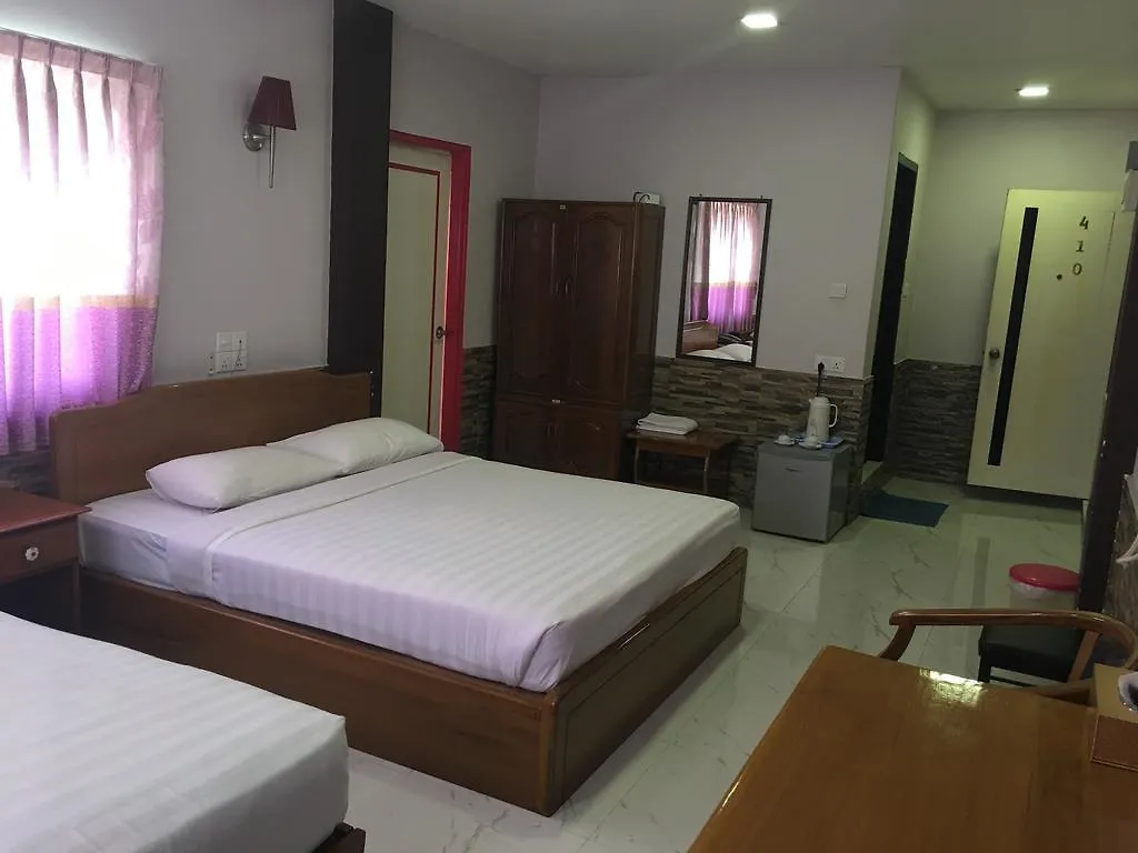 Hotel Windsor Yangon 2*,